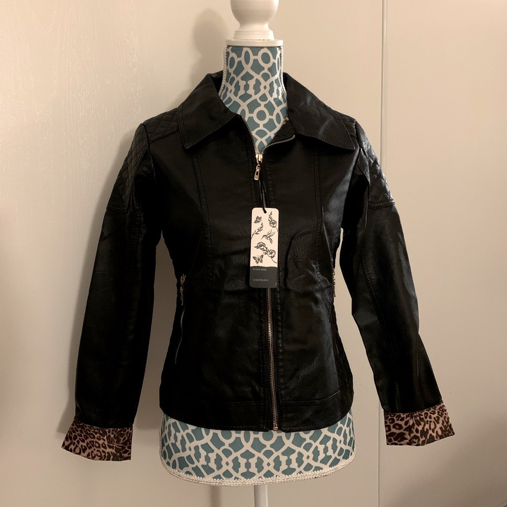 2/$25 🆕Black Leather Biker Jacket\Leopard